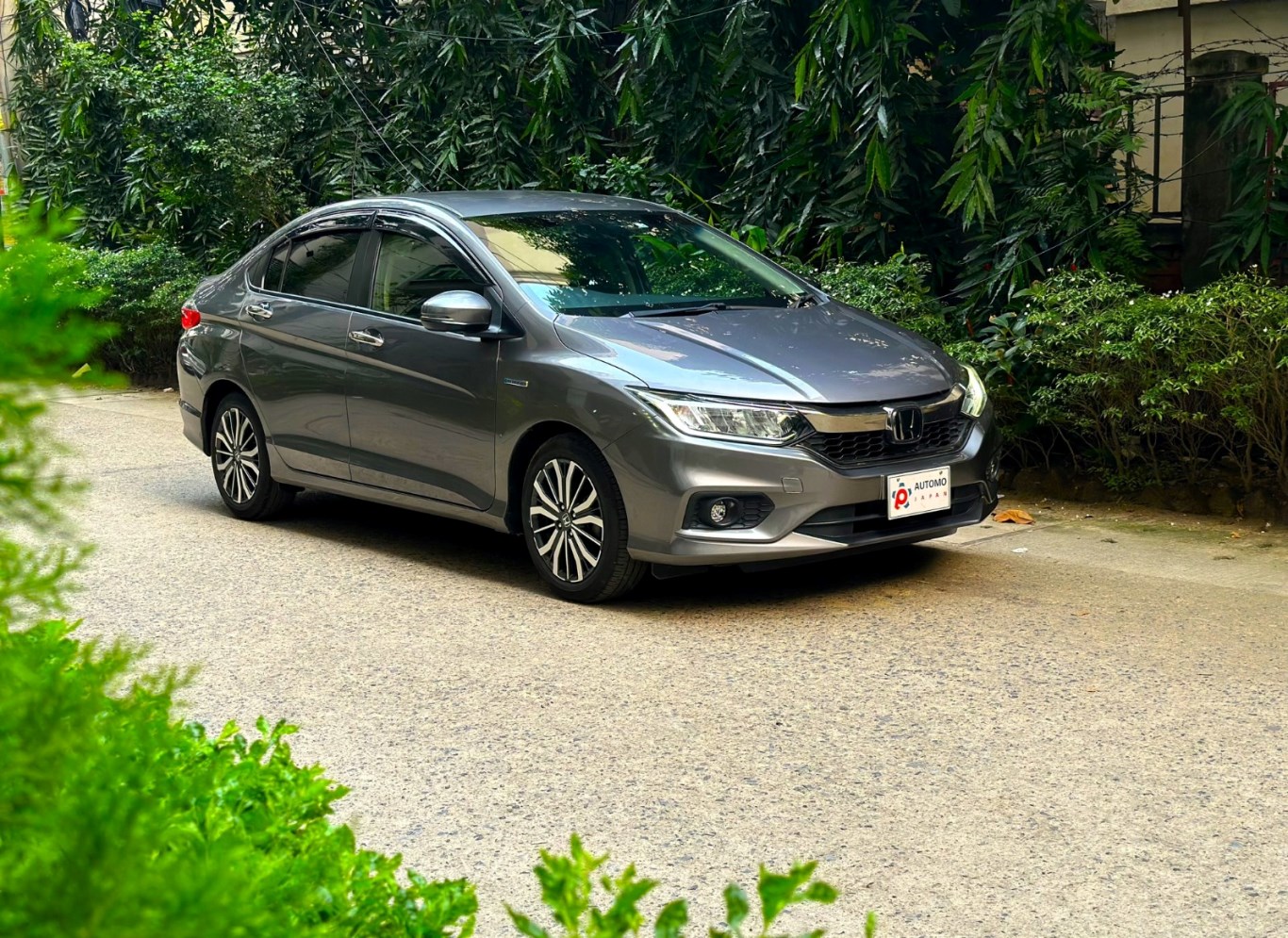 Discover the Honda Grace Price in Bangladesh along with its detailed specifications